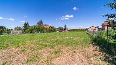 Prodej stavebního pozemku o výměře 2582 m2, Praha – západ, Jesenice.