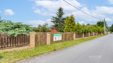 Prodej stavebního pozemku 1300 m2 v obci Záryby.