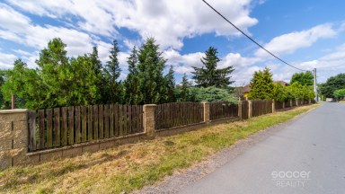 Prodej stavebního pozemku 1300 m2 v obci Záryby.