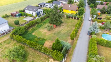 Prodej stavebního pozemku 1300 m2 v obci Záryby.