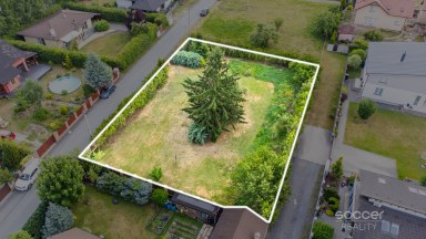 Prodej stavebního pozemku 1300 m2 v obci Záryby.