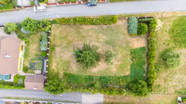 Prodej stavebního pozemku 1300 m2 v obci Záryby.