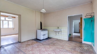 Prodej rodinného domu s velkým stavebním pozemkem - Sehradice, okres Zlín.