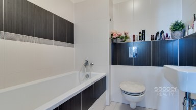 Pronájem bytu 2+kk/T/B/G, v ulici Farkašova, Praha 9 - Kyje. 