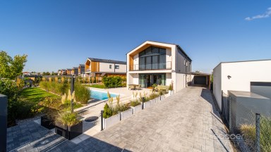 Prodej luxusního rodinného domu, 6+kk/T/L/G, Předboj.