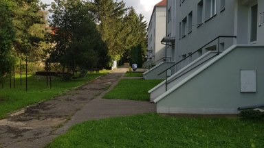 Pronájem bytu 2 + kk, 40 m2, v Praze 5 -  Košíře, ulice Karenova.