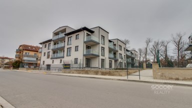 Pronájem bytu 2+kk s velkou lodžií a garážovým stáním - Projekt ZLATÝ KOPEC, Praha – Přezletice.
