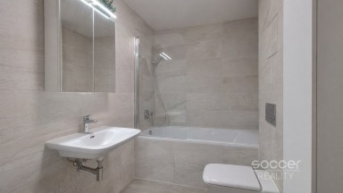 Pronájem bytu 2+kk, 48,4 m2 s balkonem 3,4 m2 a sklepem, Praha 7 – Holešovice, ul. Sanderova.