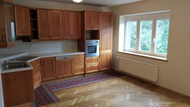 Pronájem bytu 2+kk/B v Praze 5 - Košíře, ulice Nad Zámečkem.