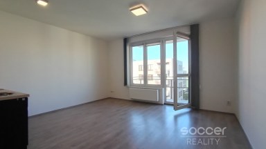 Pronájem bytu 1+kk/B/PS, 34 m2, Praha - Čakovice, ul. Bermanova.